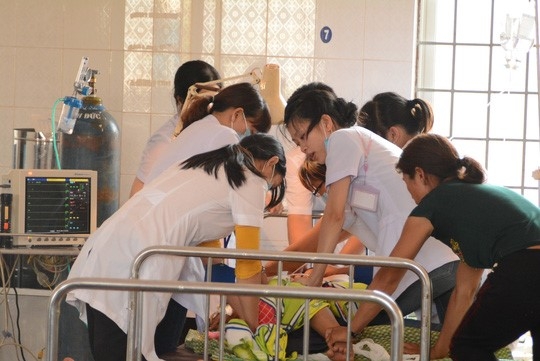 Be gai thu 3 bi duoi nuoc da tu vong tai benh vien hinh anh 1