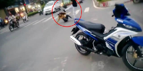 Chồng trút mưa đòn vào vợ: Hành vi của kẻ thù