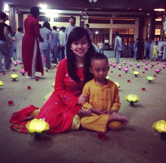 ly-kute-dang-tai-loat-anh-len-chua-va-lam-tu-thien-6