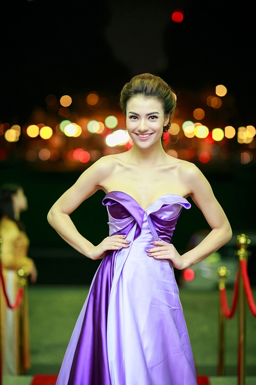 hong-que-phu-nhan-vu-cong-kris-la-bo-em-be-1