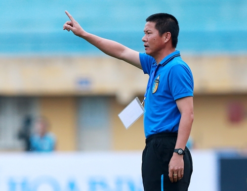 a-quan-v-league-noi-dai-mach-thang-but-khoi-khu-vuc-nguy-hiem