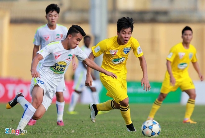 Bau Duc tra luong thuong day du truoc tran Thanh Hoa hinh anh 1
