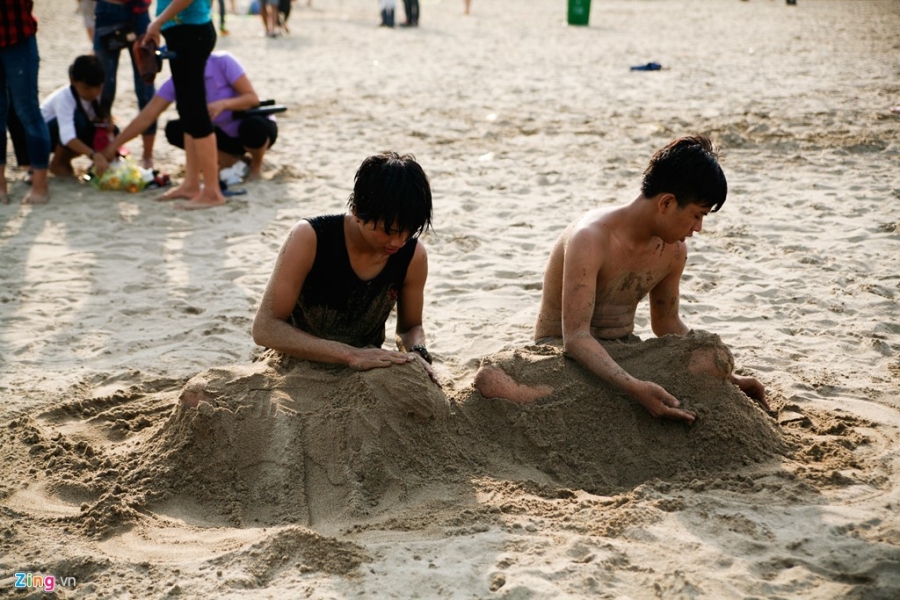 Bien Sam Son dong nghet, khach san chay phong hinh anh 6