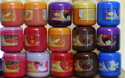 nguoi-viet-dung-hang-thai-tu-lo-muoi-cho-den-oto-1