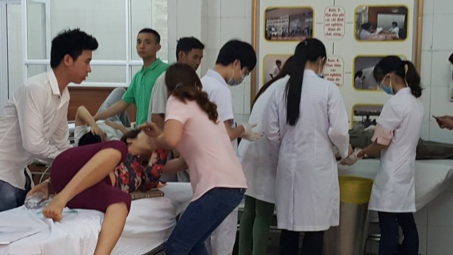 Liên tiếp các ca cấp cứu vì TNGT được đưa vào nhập viện.