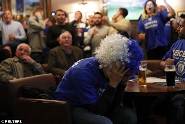 Fan Leicester trang dem an mung chien thang hinh anh 2
