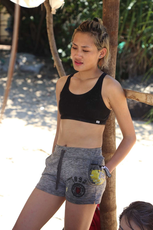 Hương Giang Idol, Pha Lê đọ dáng bốc lửa với bikini - Ảnh 11.