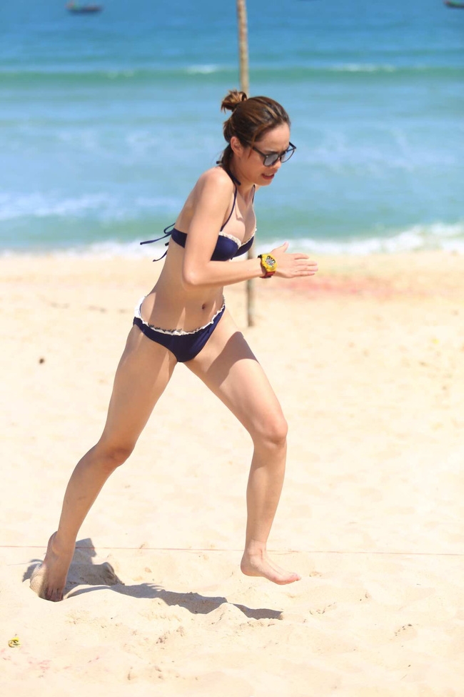 Hương Giang Idol, Pha Lê đọ dáng bốc lửa với bikini - Ảnh 13.