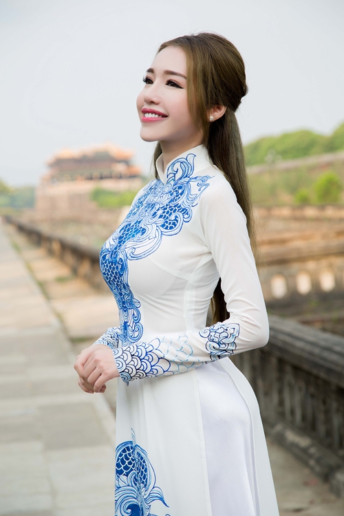 elly-tran-duyen-dang-du-su-kien-o-hue-1