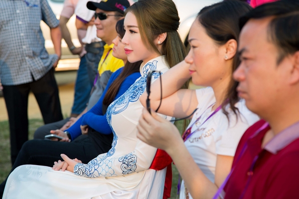 elly-tran-duyen-dang-du-su-kien-o-hue-4