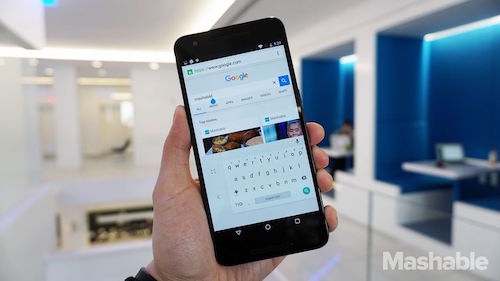 go phim mot tay de dang tren smartphone android man hinh bu hinh anh 1