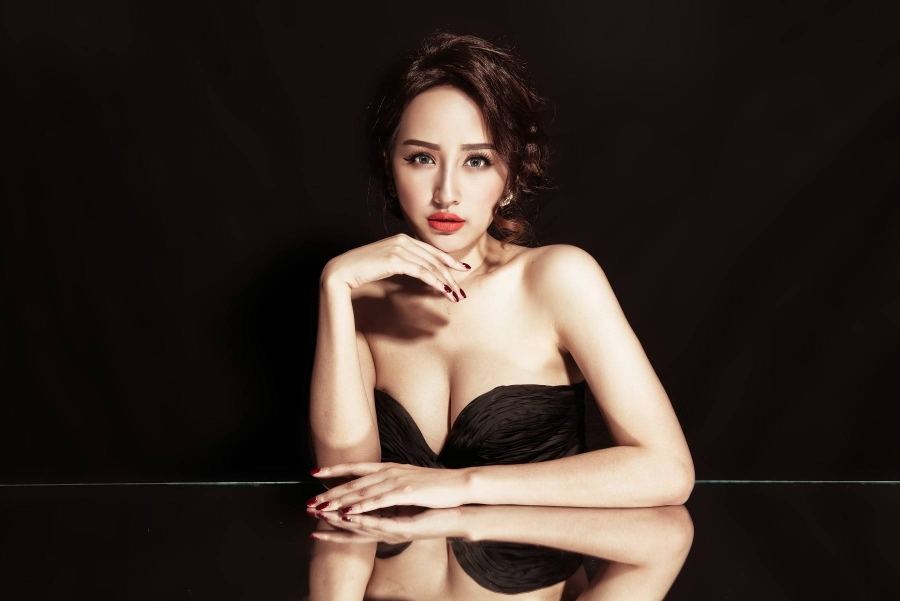 Mai Phương Thúy tung ảnh khoe vẻ gợi cảm “chết người” - 2