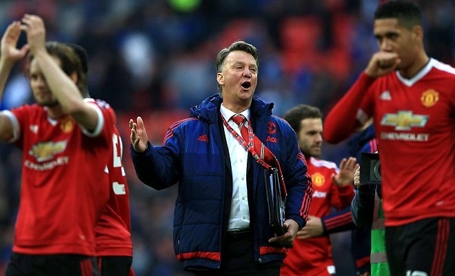 m.u mat ve du champions league, van gaal chi mat 1 trieu bang hinh anh 1