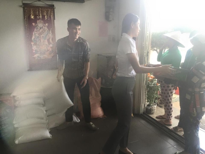 Phản ứng bất ngờ của Thủy Tiên khi bị chửi đồ quỷ cái - Ảnh 2.