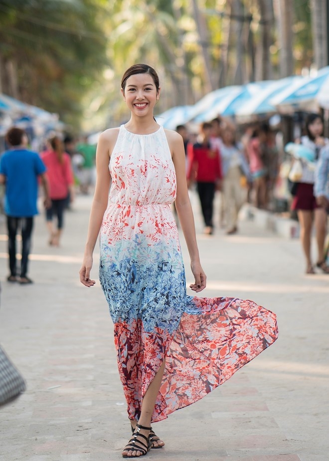 Thuy Van di du lich cung hoa hau Singapore va Thai Lan hinh anh 6