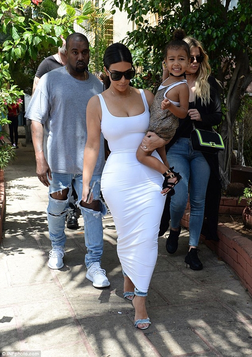 vo-chong-kim-kardashian-hon-nhau-tinh-tu-o-cuba-9