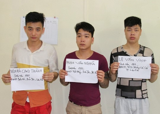 Giet nguoi trong dem, 3 nghi can ra dau thu hinh anh 1