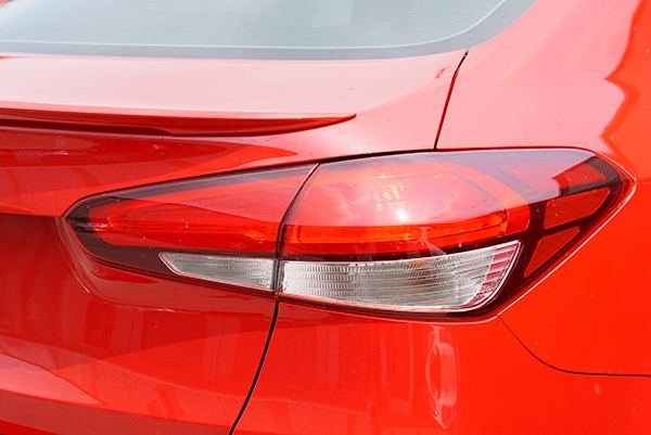 Kia Cerato 07.JPG