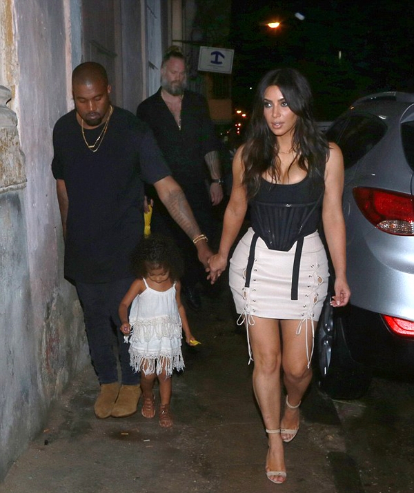 chi-em-kim-kardashian-dua-nhau-gay-soc-6