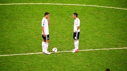 Nhung thay doi ve luat le bong da tai VCK EURO 2016 hinh anh