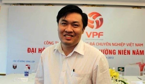 Tổng giám đốc VPF, ông Cao Văn Chóng ký công văn xin lỗi CLB SLNA và đề nghị Ban trọng tài treo còi ông Hà Anh Chiến tới hết mùa giải 2016. 
