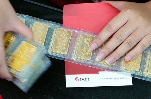 gia-vang-quay-dau-di-len