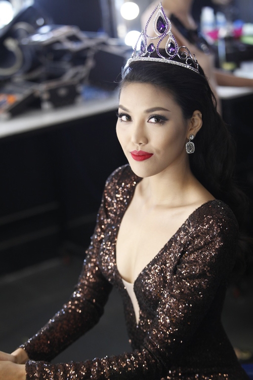 Lan Khuê nhường quyền đi thi Miss Grand International 2016