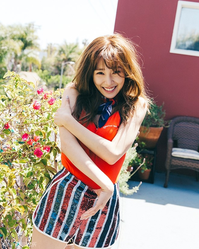Tiffany (SNSD) hut hon trong loat anh moi hinh anh 2