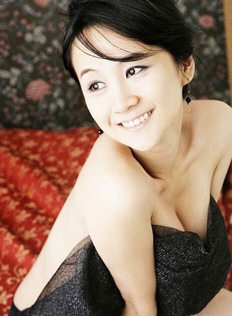 Cô mong tìm lại được nụ cười năm xưa. Ảnh: On.