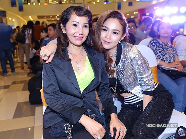 minh-hang-me-khong-noi-gi-ve-canh-nong-cua-toi-2