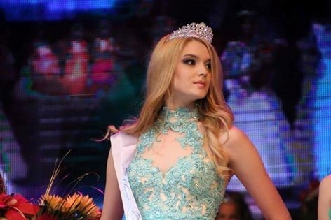 Alisa từng giành nhiều vương miện ở các cuộc thi sắc đẹp tại Nga.