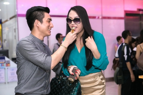 Ông xã Bảo Duy hết lòng cưng chiều bà mẹ một con. Phi Thanh Vân dự định sẽ sinh thêm con thứ hai, nhưng cô tin vào duyên trời nên cứ để mọi thứ diễn ra tự nhiên.