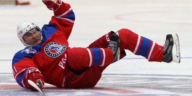 putin nga song xoai tren san dau hockey hinh anh 2