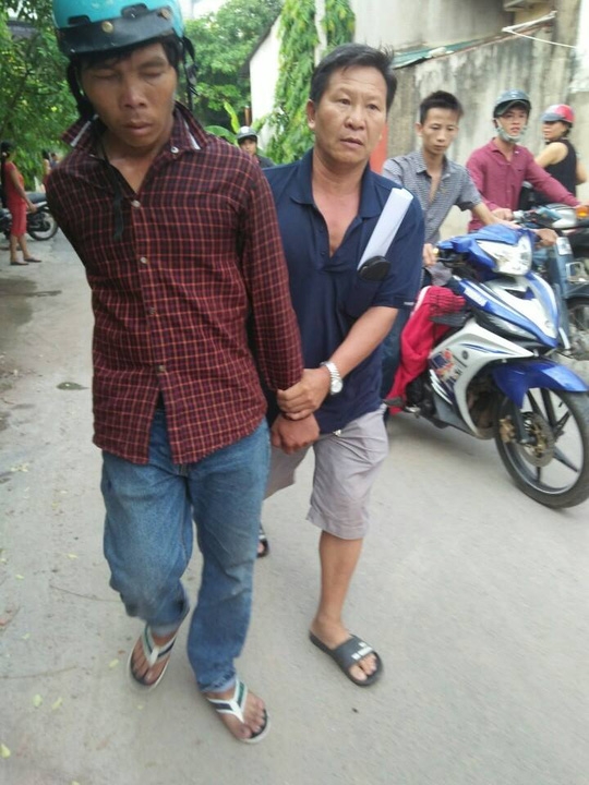 Đối tượng bị tóm sau khi trộm xe máy 