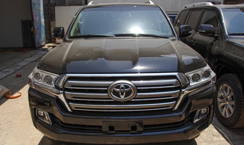 toyota-land-cruiser-gxr-2016-xuat-hien-tai-viet-nam