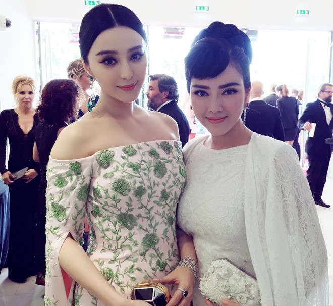 Lý Nhã Kỳ gặp gỡ Phạm Băng Băng tại Cannes 2015. Ảnh: NVCC