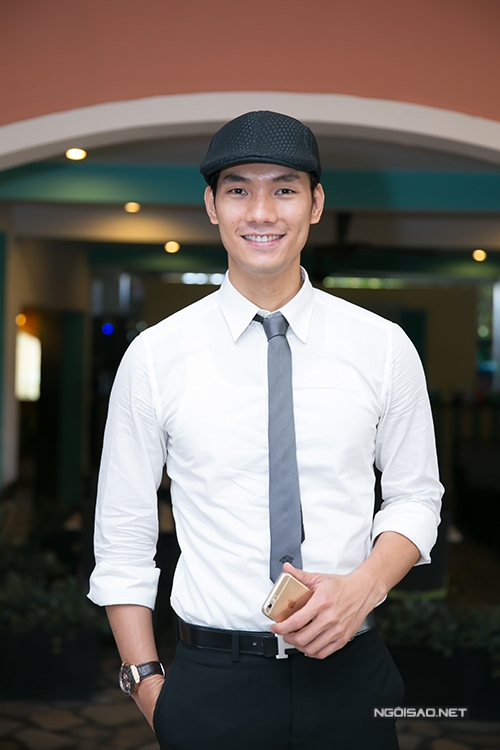Diễn viên Nhan Phúc Vinh lịch lãm.