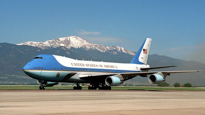 Air Force One cua Tong thong Obama toi VN rang sang 23/5 hinh anh 1