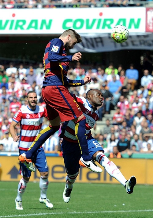 suarez-lap-hat-trick-barca-len-ngoi-vo-dich-liga-2015-2016-page-2-1