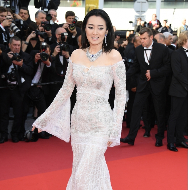 Khi gioi showbiz Hoa ngu vo tu boc me nhau o Cannes hinh anh 4