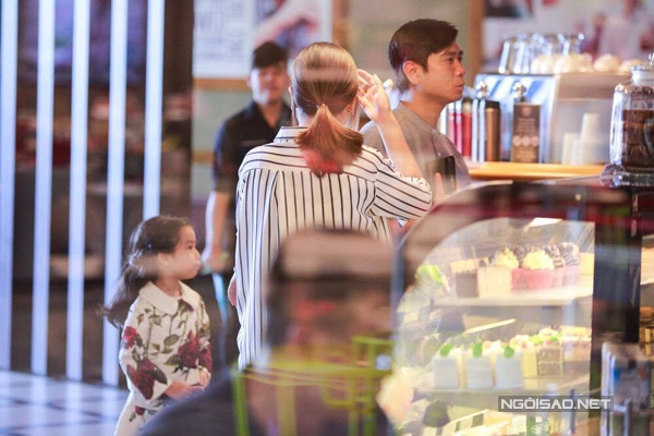 Lưu Hương Giang lần đầu lộ diện với bụng bầu 8 tháng