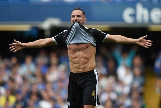 Tân vương Leicester suýt thua cựu vương Chelsea