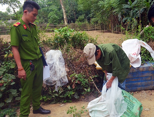 canh-sat-phat-hien-mo-nuoc-bi-tm-hoa-chat-tang-trong-luong