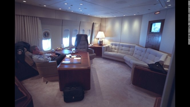 Trải nghiệm trên Nhà Trắng bay Air Force One của tổng thống Mỹ 