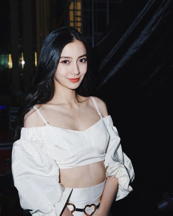 Angelababy lo nhuoc diem hinh the vi vay goi cam hinh anh 6