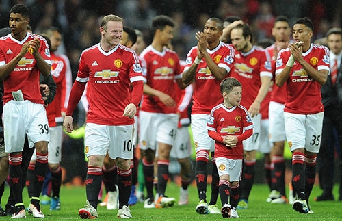 Man Utd: Mãi chỉ là con rối của Van Gaal