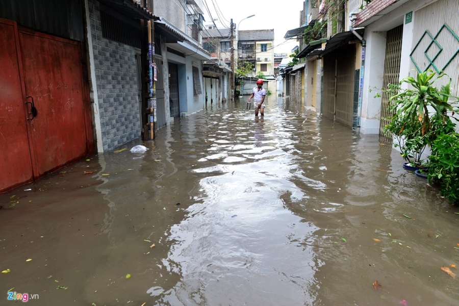 Nuoc ban ngam hang tram nha dan suot nua ngay o Sai Gon  hinh anh 2