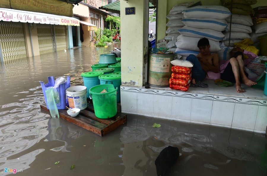 Nuoc ban ngam hang tram nha dan suot nua ngay o Sai Gon  hinh anh 7