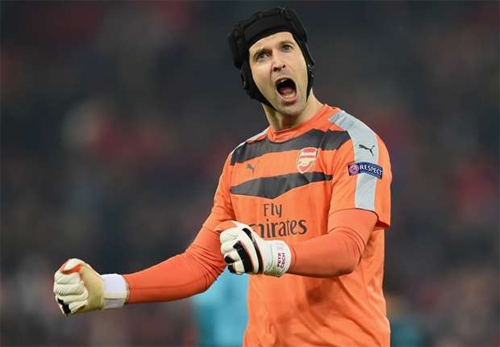 petr-cech-gianh-gang-vang-ngoai-hang-anh-2015-2016