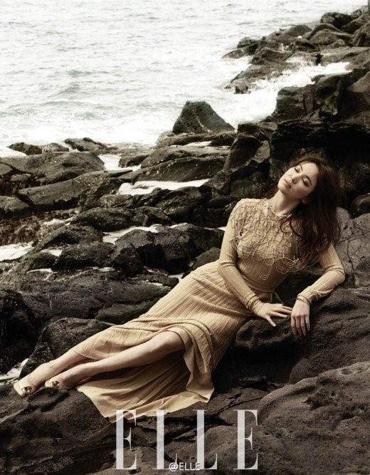 Song Hye Kyo sâu lắng với gam trầm